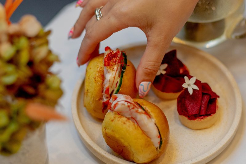 Four Seasons Hotel Mother's Day Afternoon Tea