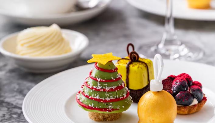 Celebrate Christmas Eve Dinner at Mode Kitchen & Bar 