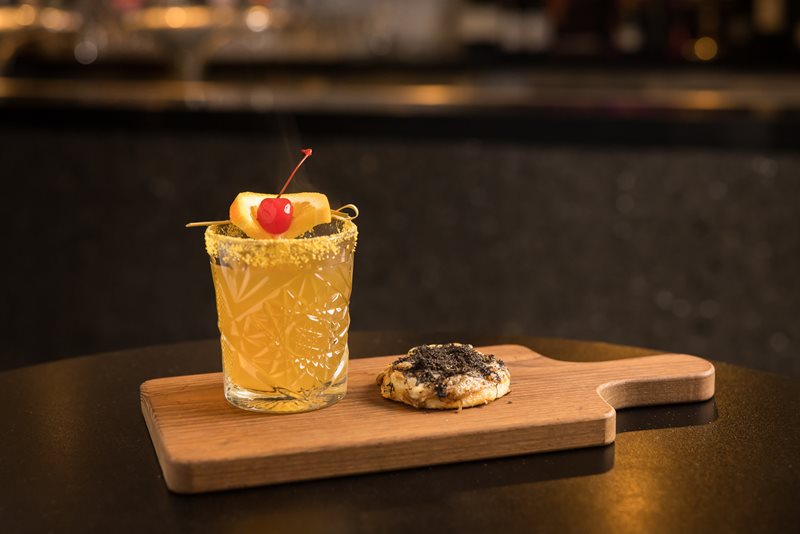 Cocktail and Canape at The Rawson