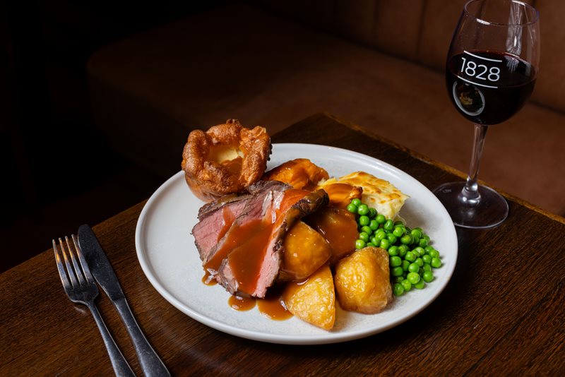 SUNDAY ROAST AT FORTUNE OF WAR BISTRO 1828