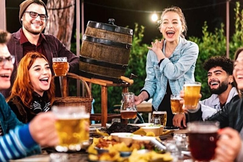 November Madness at Hart's Pub