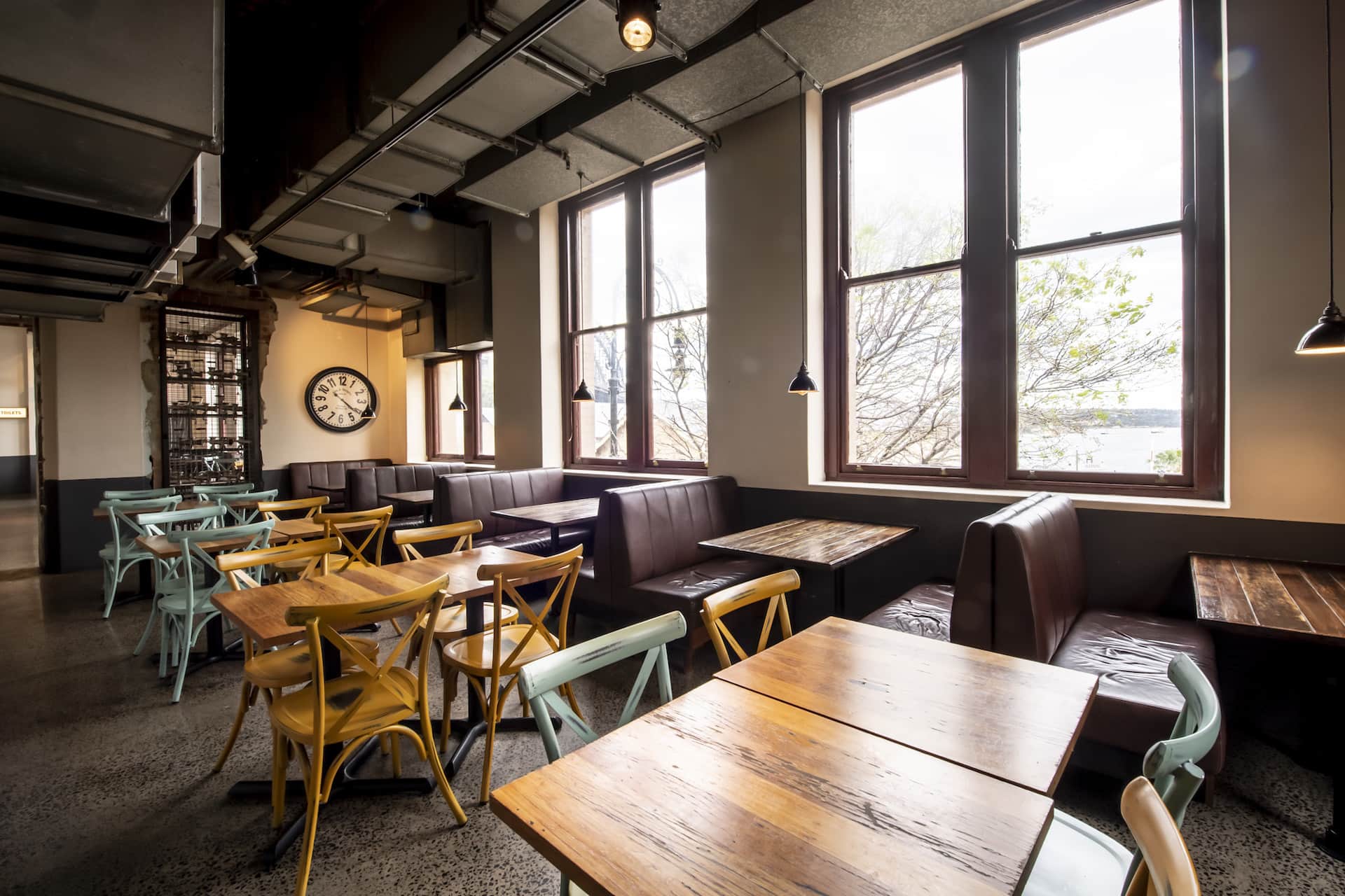 Ribs and Burgers The Rocks