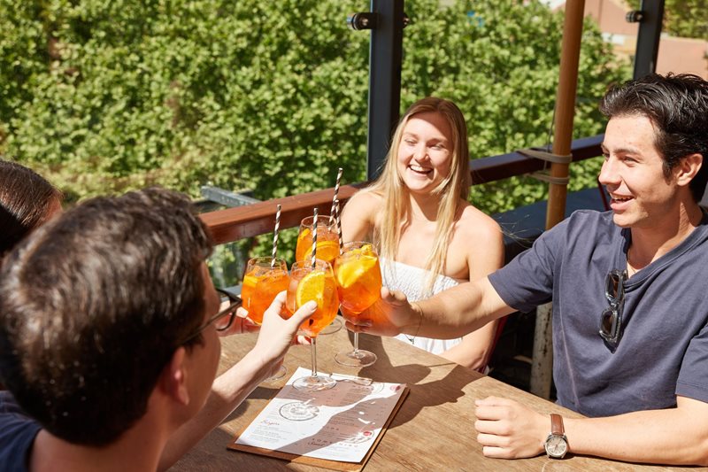 Thursday Spritz at The Glenmore