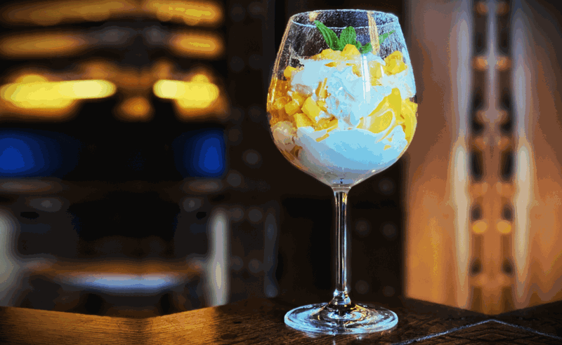 Christmas Negroni and Mango Eton Mess at Hickson House