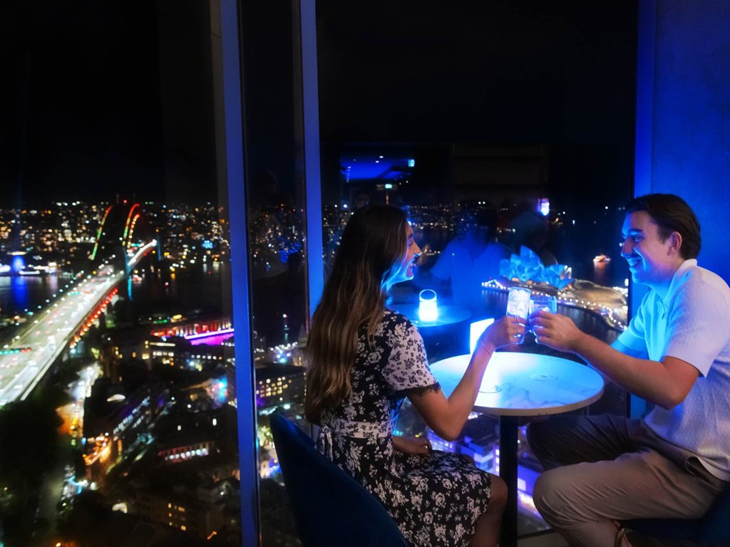 Bright lights & yum bites: The best places to eat and drink @ Vivid Sydney