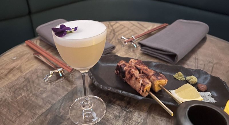 Izy Aki $25 Cocktail + Canapé