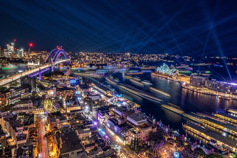 3 course Vivid Feast